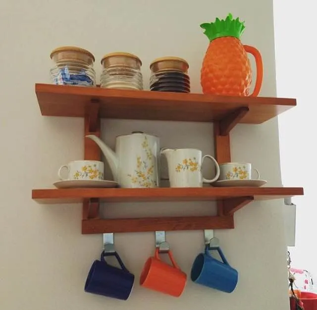 Decoração de apartamentos pequenos cozinha - prateleiras na cozinha