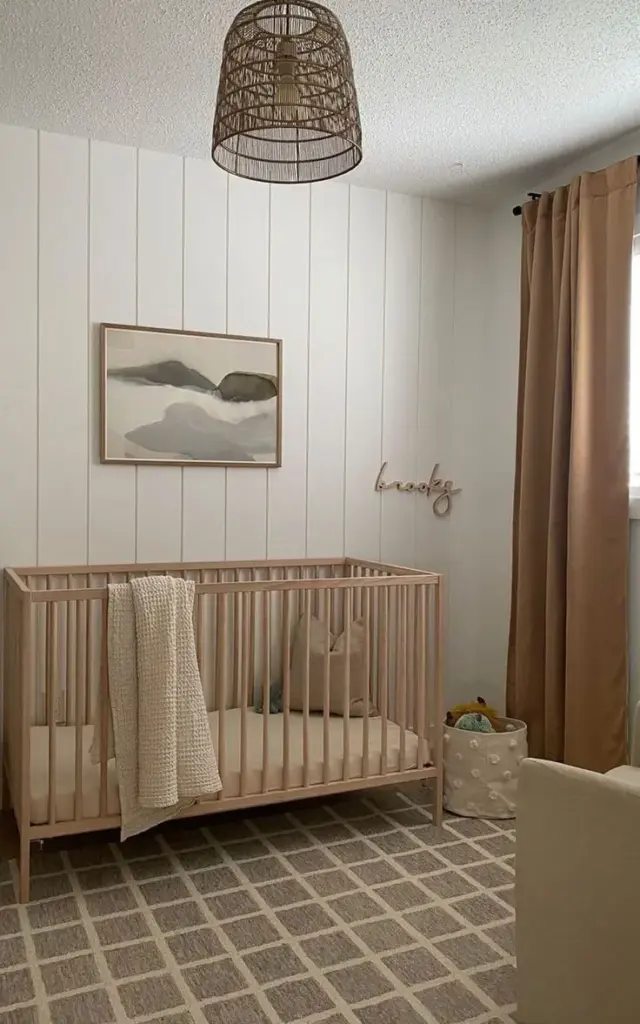 Shiplap de madeira quarto de bebê